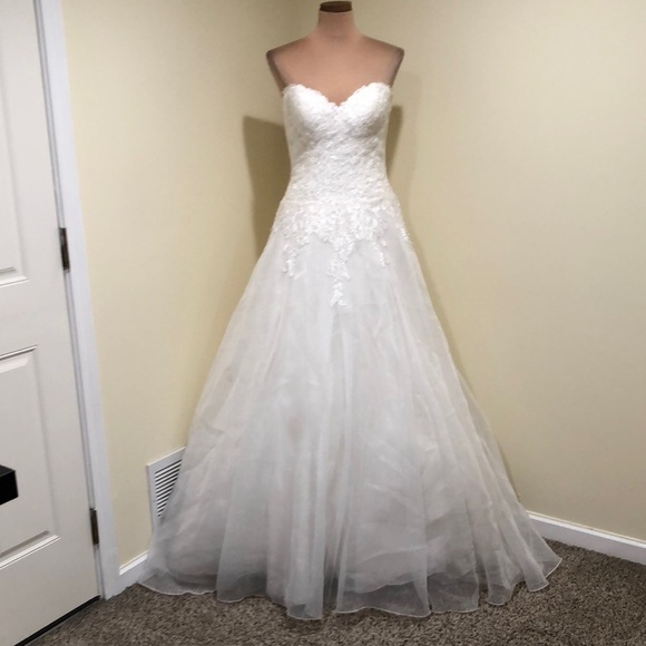 Rebecca Ingram Wedding Gown Size 8 Ivory Floral Chantilly Lace Sequin Dress - Picture 2 of 11